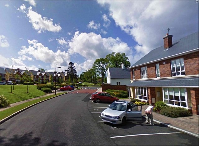 Full Moon Neighborhood 909