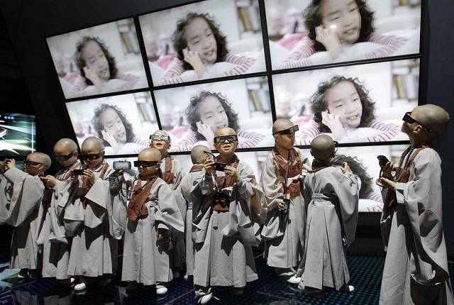 Mini Monks in 3d 887