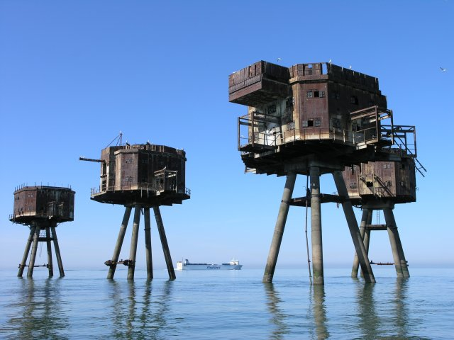 A luxurious, aquatic zombie-proof Fortress 577