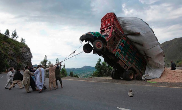 Overloaded truck 118