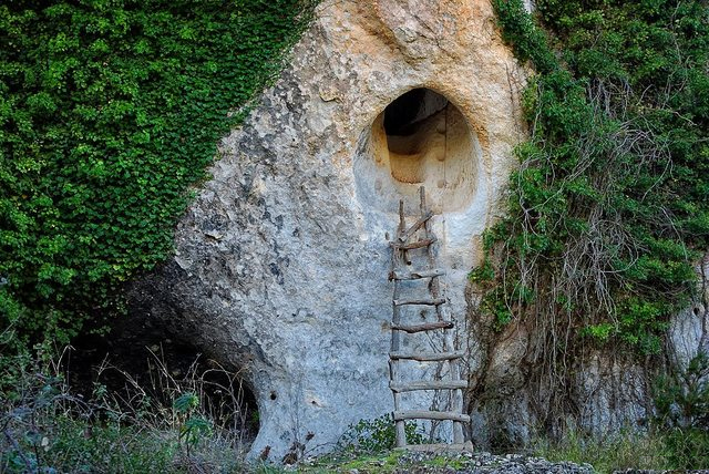 Cave Home 761