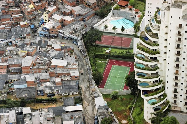 Where rich people and poor people collide 872 Where rich people and poor people collide 872