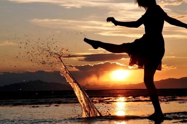 Kickin up trouble 2809