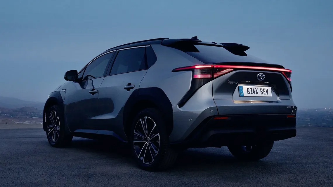 Revolutionizing Electric Cars: The Road Ahead for Long-Lasting Solid-State Batteries