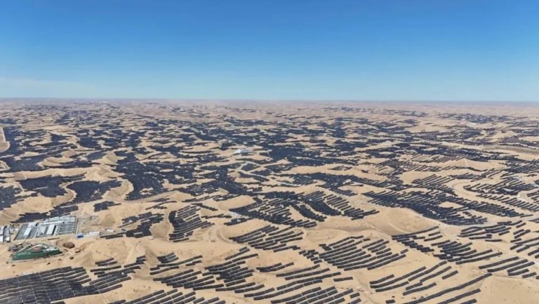 Buggest Solar Farm World’s Largest Solar Plant: China Turns on Massive 3.5-Gigawatt Solar ...