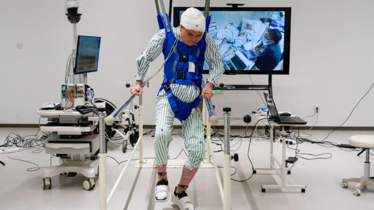 Groundbreaking Chinese Trial Restores Movement in Paralyzed Patients Using Brain-Spinal Interface