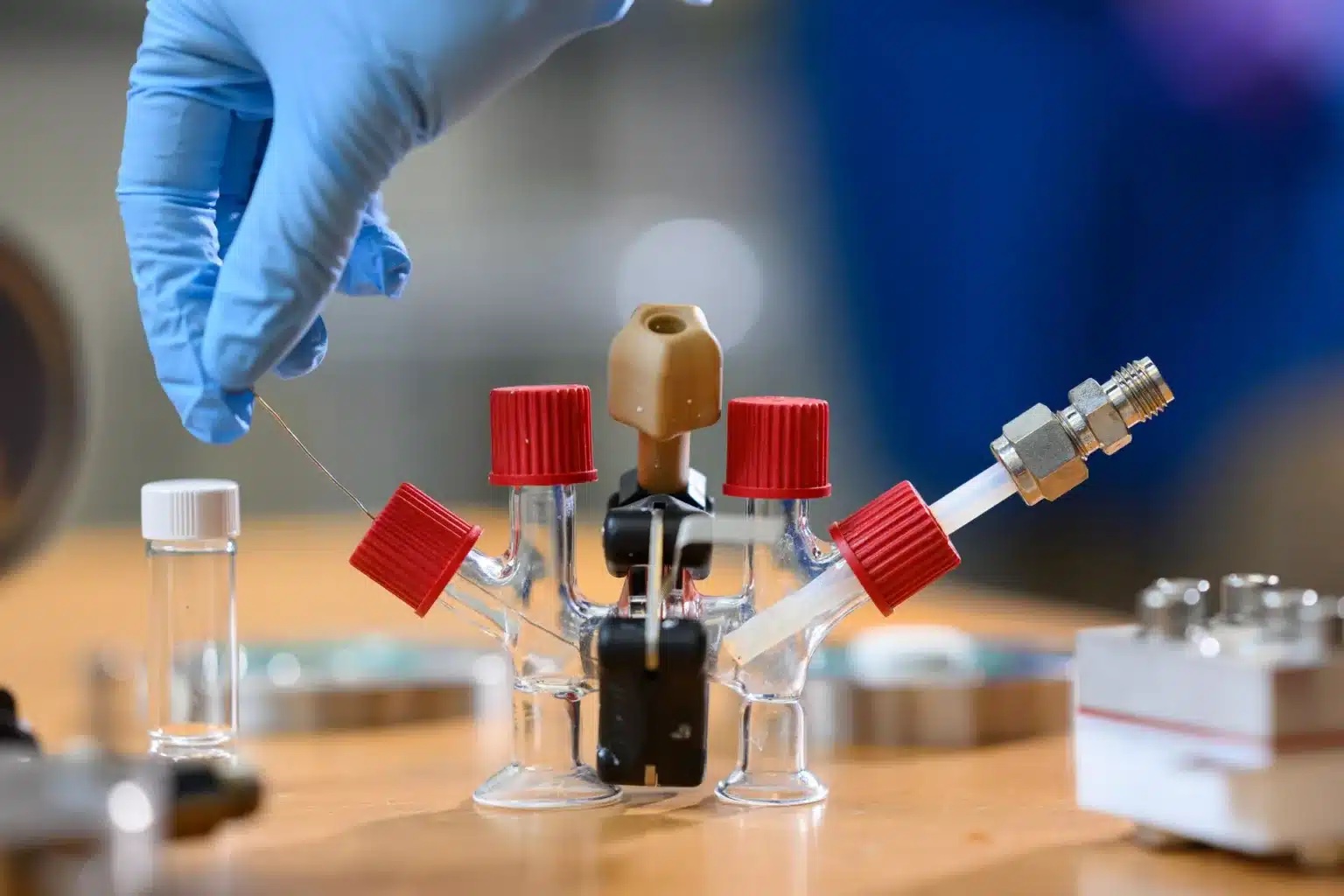 Sodium Metal Fuel Cells Could Revolutionize Clean Power for Aircraft, Ships, and Trains